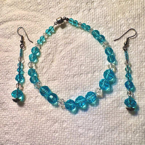 Earrings Pierced Handmade Unique Set With Bracelet Turquoise & Crystal Faceted - Picture 1 of 7